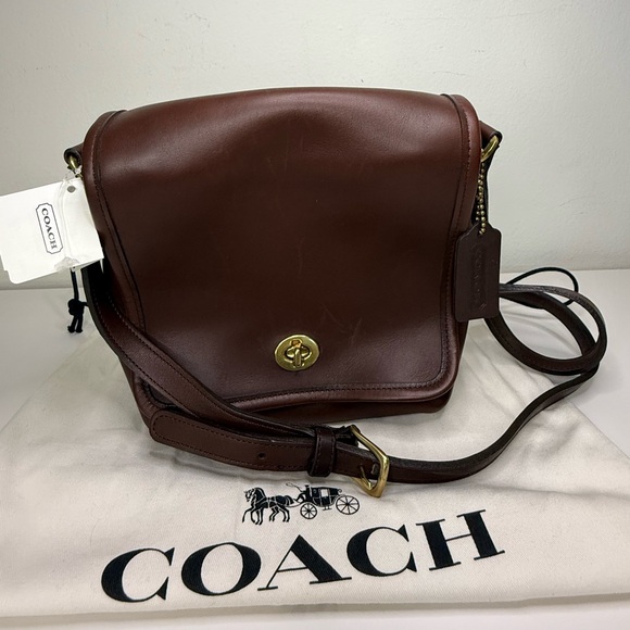 VINTAGE COACH LEGACY SMALL COMPANION 9076
LEATHER CROSSBODY BROWN BAG - Picture 1 of 8